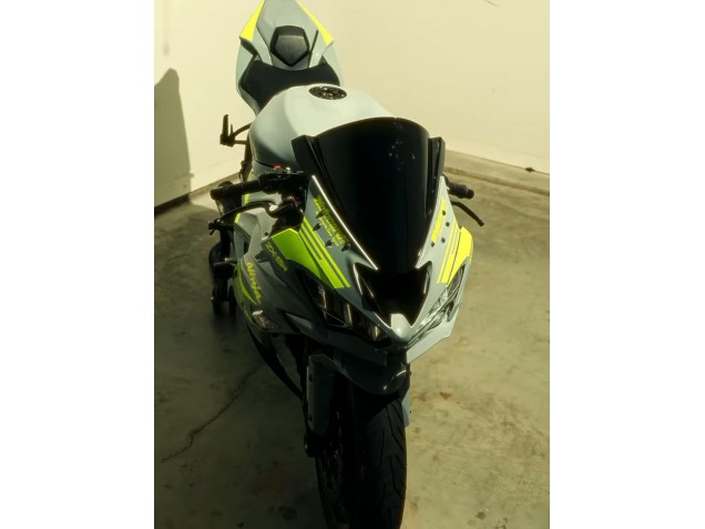 2019-2022 Kawasaki ZX6R Motorcycle Fairings - Nardo Grey Yellow
